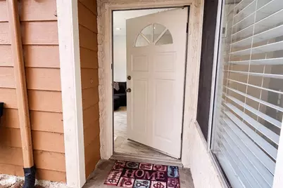 2456 Pleasant Way #A, Thousand Oaks, CA 91362 - Photo 2