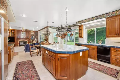 5942 Salamea Avenue, Woodland Hills, CA 91367 - Photo 12