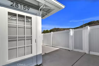 28159 Robin Ave, Saugus, CA 91350 - Photo 4