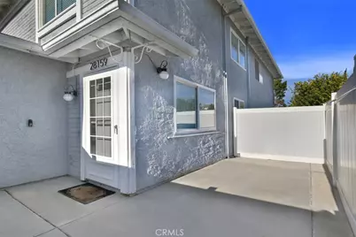 28159 Robin Ave, Saugus, CA 91350 - Photo 2