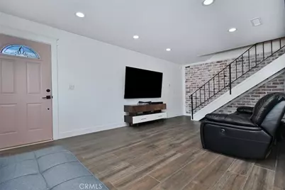28159 Robin Ave, Saugus, CA 91350 - Photo 4