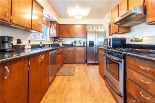 17184 Donmetz, Granada Hills, CA 91344 - Photo 10