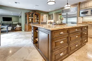 4751 Topeka Dr, Tarzana, CA 91356 - Photo 20