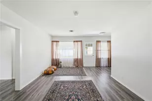 18003 Saticoy St, Reseda, CA 91335 - Photo 4