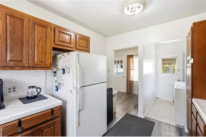 18003 Saticoy Street, Reseda, CA 91335 - Photo 6