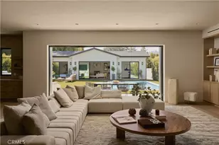 13024 Bloomfield St, Studio City, CA 91604 - Photo 2