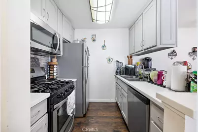 8601 International Avenue #265, Canoga Park, CA 91304 - Photo 2