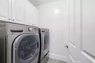 143 N Arnaz Dr, Beverly Hills, CA 90211 - Photo 26