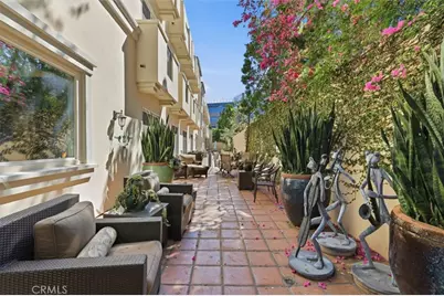 143 N Arnaz Drive #105, Beverly Hills, CA 90211 - Photo 30