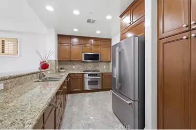 143 N Arnaz Drive #105, Beverly Hills, CA 90211 - Photo 6