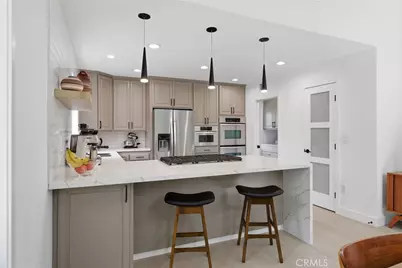 5319 Penfield Avenue, Woodland Hills, CA 91364 - Photo 12