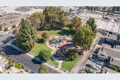 8601 International Avenue, Canoga Park, CA 91304 - Photo 2