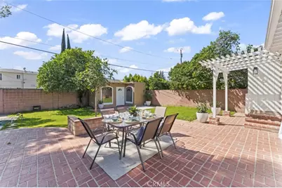 17008 Hartland St, Lake Balboa, CA 91406 - Photo 36
