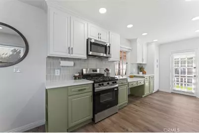 17008 Hartland St, Lake Balboa, CA 91406 - Photo 8