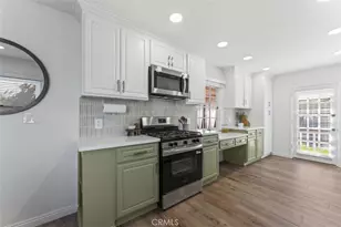 17008 Hartland St, Lake Balboa, CA 91406 - Photo 8