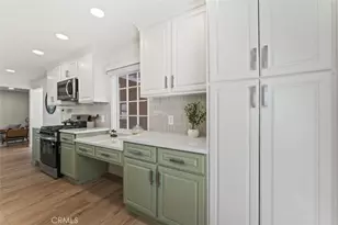 17008 Hartland St, Lake Balboa, CA 91406 - Photo 10