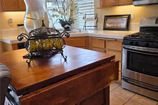 27635 Elkwood Ln, Castaic, CA 91384 - Photo 16