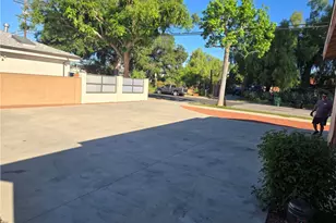13438 Cantara St, Panorama City, CA 91402 - Photo 2