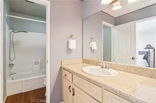 12390 Chandler Blvd, Valley Village, CA 91607 - Photo 16