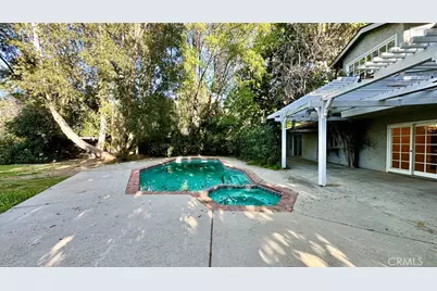 17331 Labrador Street, Northridge, CA 91325 - Photo 8