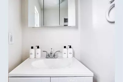 1572 S Ridgeley, Los Angeles, CA 90019 - Photo 30