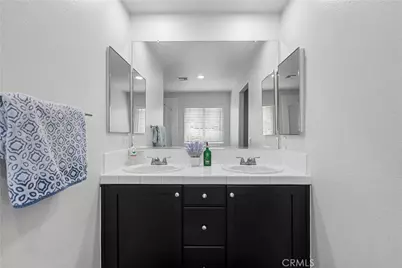 19904 Holly Drive, Saugus, CA 91350 - Photo 30