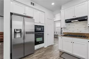 19904 Holly Dr, Saugus, CA 91350 - Photo 14