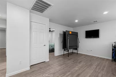 19904 Holly Drive, Saugus, CA 91350 - Photo 20