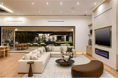 11826 Kling Street, Valley Village, CA 91607 - Photo 16