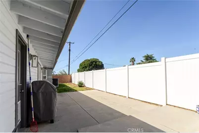 22459 Guadilamar Drive, Saugus, CA 91350 - Photo 36