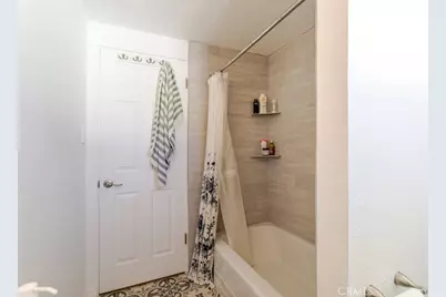 22459 Guadilamar Drive, Saugus, CA 91350 - Photo 30