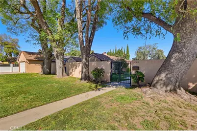 10314 Encino, Granada Hills, CA 91344 - Photo 2