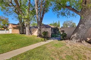 10314 Encino, Granada Hills, CA 91344 - Photo 2