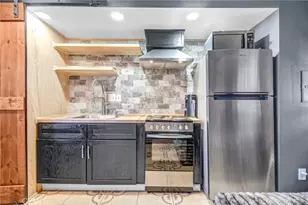 7904 Laurel Canyon, North Hollywood, CA 91605 - Photo 16