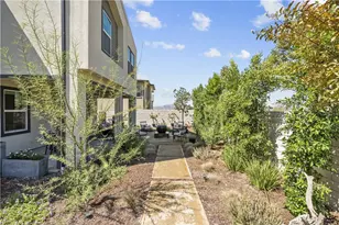 27774 Marquee Dr, Valencia, CA 91381 - Photo 30