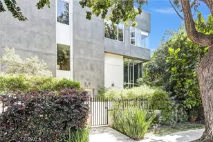 1120 N El Centro, Los Angeles, CA 90038 - Photo 2