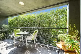 1120 N El Centro, Los Angeles, CA 90038 - Photo 22