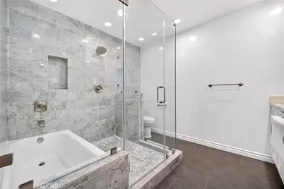 22647 Clarendon St, Woodland Hills, CA 91367 - Photo 18