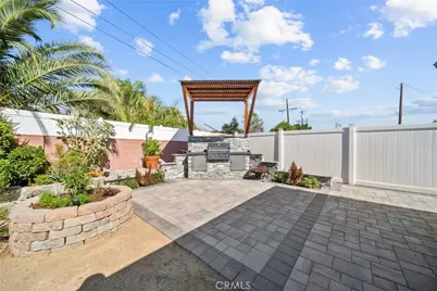 10111 Elkwood, Los Angeles, CA 91352 - Photo 32