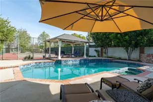 22963 Collins St, Woodland Hills, CA 91367 - Photo 34