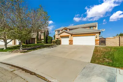 2111 Janet Dr, Lancaster, CA 93536 - Photo 2