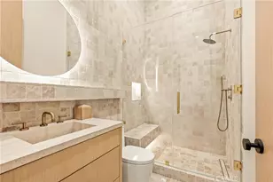 22924 Erwin St, Woodland Hills, CA 91367 - Photo 38