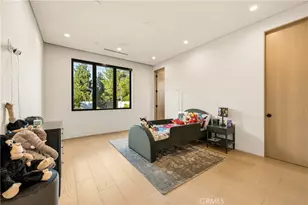 22924 Erwin St, Woodland Hills, CA 91367 - Photo 40