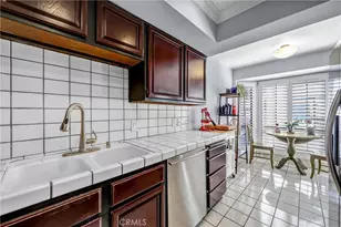 984 W Riverside Dr, Burbank, CA 91506 - Photo 14