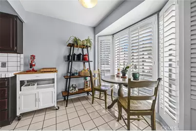 984 W Riverside Drive, Burbank, CA 91506 - Photo 16