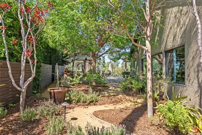 4556 Poe Avenue, Woodland Hills, CA 91364 - Photo 38
