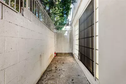 4427 Camero Avenue, Los Angeles, CA 90027 - Photo 32