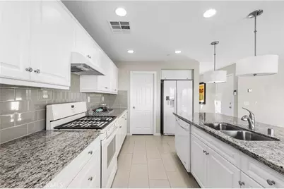 2721 Goldenrain, Palmdale, CA 93551 - Photo 16