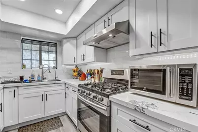 6545 Reseda Boulevard #6, Reseda, CA 91335 - Photo 4