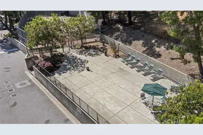 22117 Burbank #5, Woodland Hills, CA 91367 - Photo 42